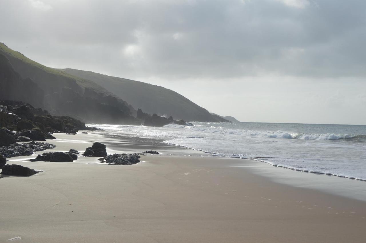 Lamphey Galwad Y Mor A Coastal Escape In Pembrokeshire'S National Parks 빌라 외부 사진